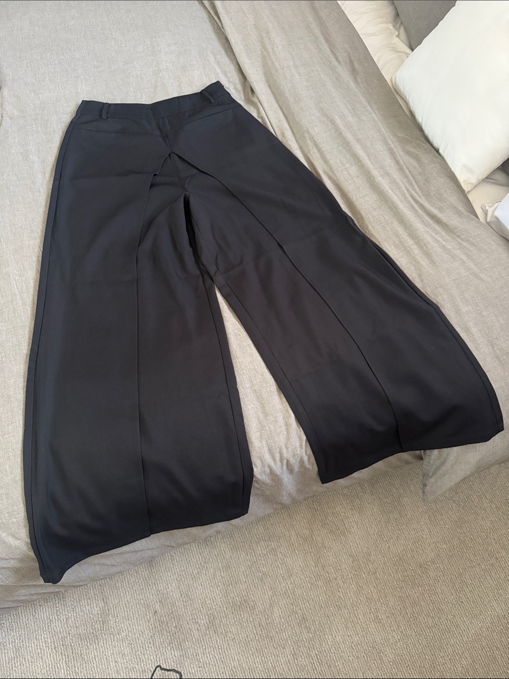 Commense Black Wide-Leg Trousers